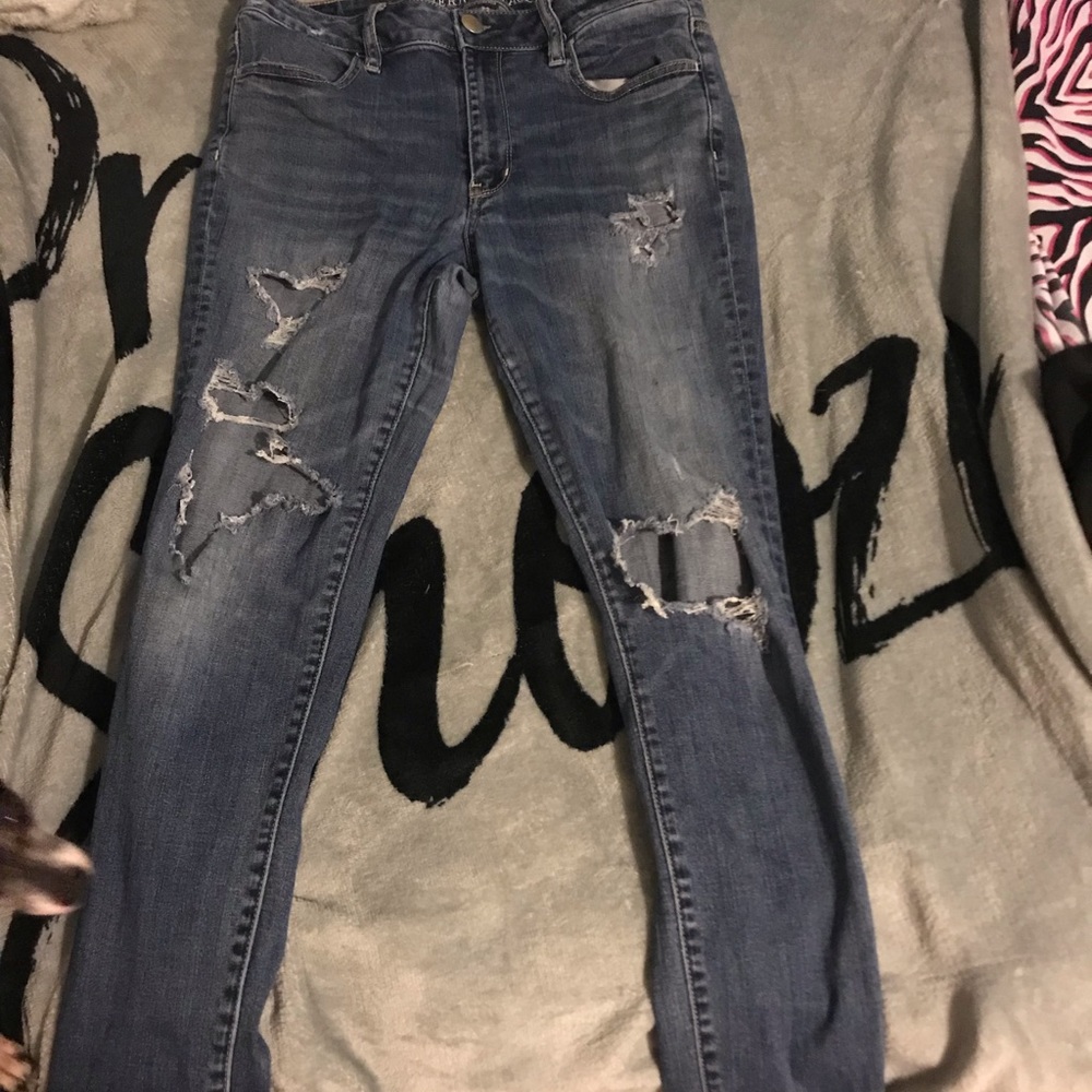 American eagle ripped jeans🔥